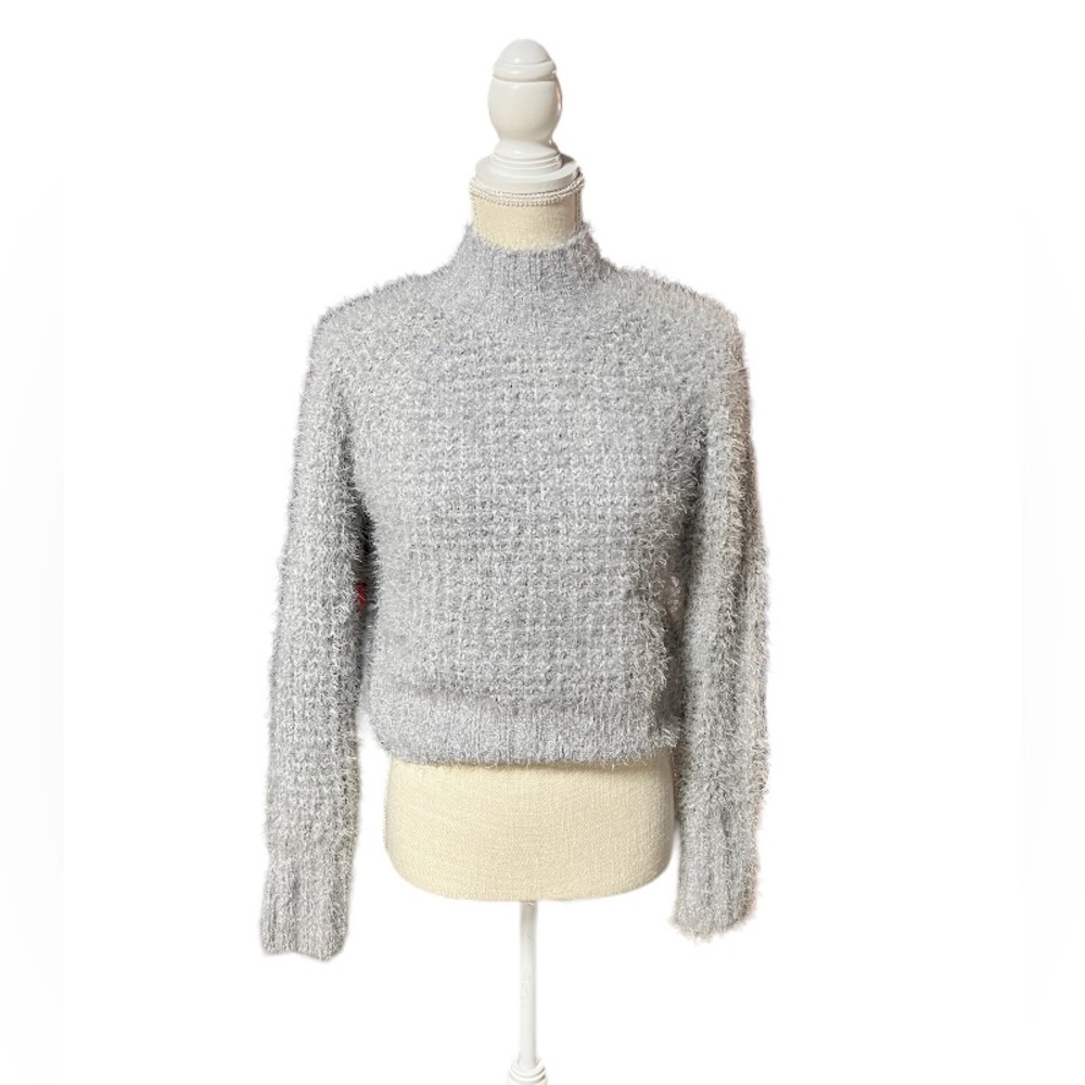 SO sweater‎
